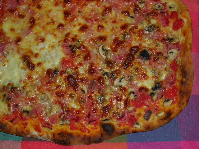PIZZA COMO HACER LA MASA. PIZZA CON DIFERENTES INGREDIENTES
