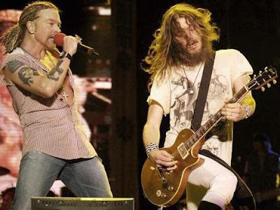 Guns'Roses Foto de Guns'Roses cantando en concierto