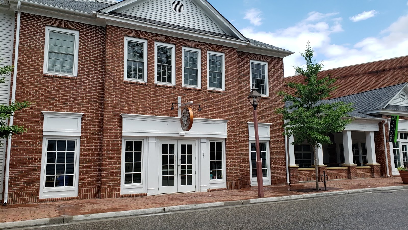 Jeeps Pubs Taverns and Bars Amber Ox Public House (Williamsburg, Virginia U.S.A.)
