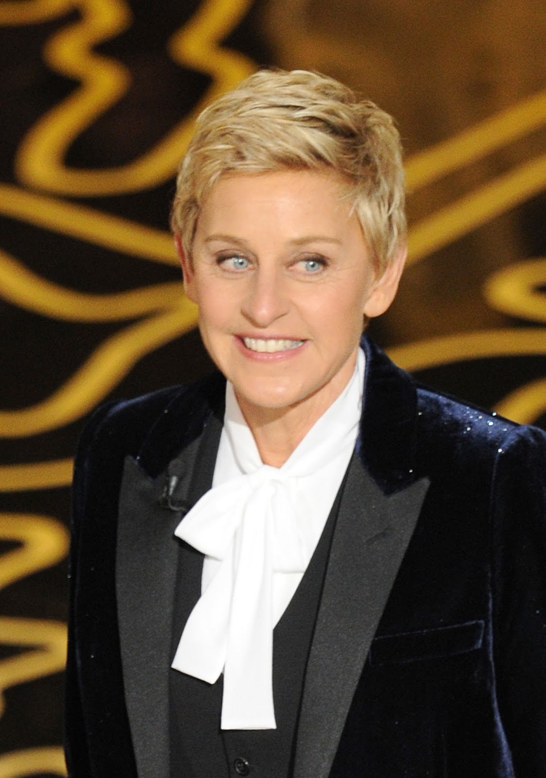 Ellen DeGeneres's short & stylish hairstyles | Hairstylo