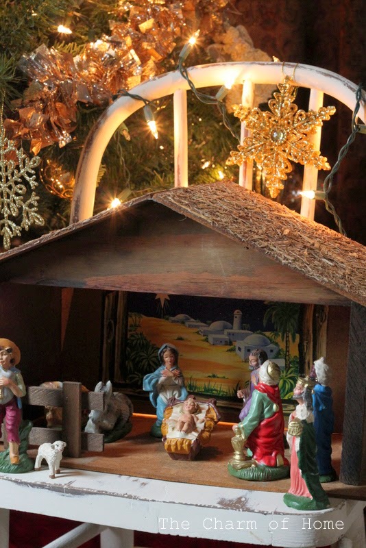 Christmas Manger Scene: The Charm of Home