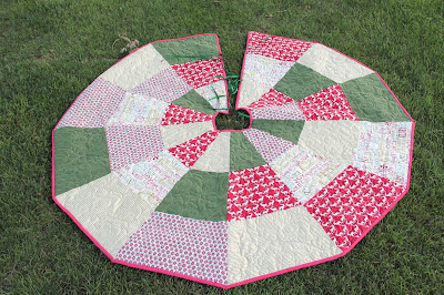 Christmas in July tree skirt, made using a free tutorial