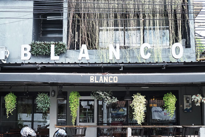 Blanco Coffee and Books, Kedai Kopi di Tengah Kota Jogja - Nasirullah Sitam