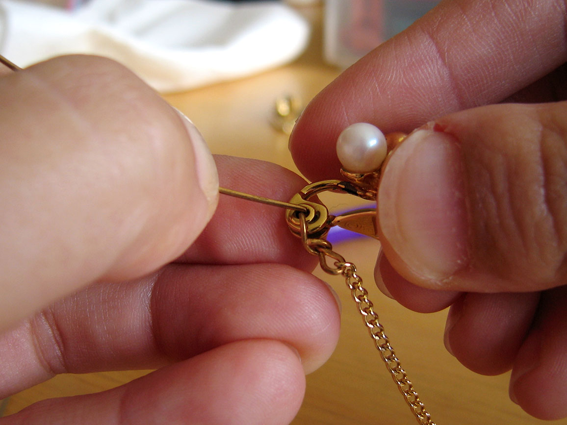 Couturgatory Shirt or Collar Clips Tutorial