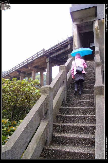 2013-04-12 基隆二日遊(1)侯硐貓村-願景館-下雨天貓都回家睡覺了_上去看看吧！                                                             