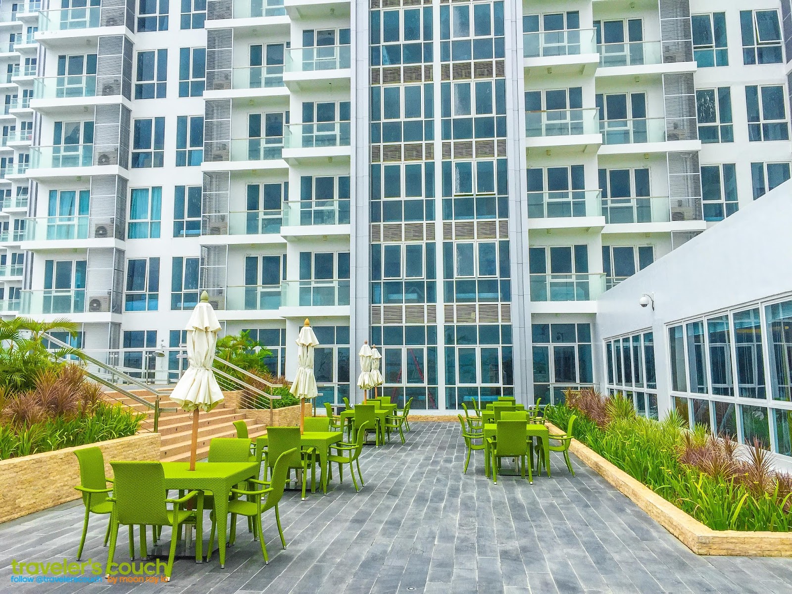 Mactan Newtown Cebu Affordable Condo for Weekend Staycation with Infinity Pool, Gym, Beach