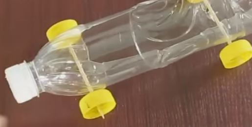 Membuat Kerajinan  Tangan  dari Botol  Bekas  Bentuk Mobil 