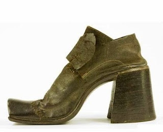 Asal Mula Sepatu Hak Tinggi Bahaya Memakai Sepatu Hak Tinggi Dan Sejarah Sepatu High Heels