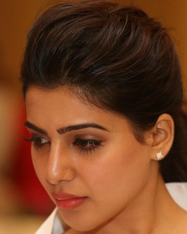 Beautiful Telugu Girl Samantha Oily Face Close Up Photos