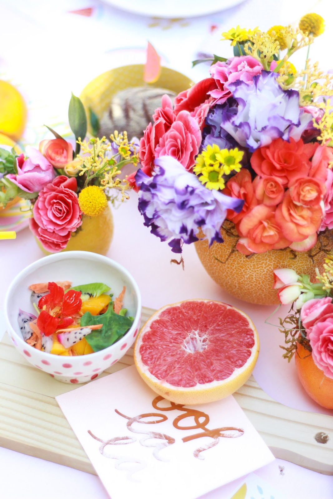 picnic colorido tropical arranjos florais com frutas