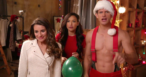 Rachel y Santana con Santa Claus en Glee