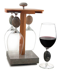 Pirouette Wine Glass Display with 4 Seastone Wine Glasses