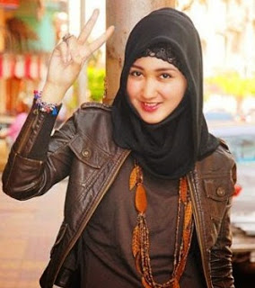 18 Gaya Inspirasi Hijab Ala Dian Pelangi Gaya Terpopuler Dan Terbaru 18 Gaya Inspirasi Hijab Ala Dian Pelangi Gaya Terpopuler Dan Terbaru