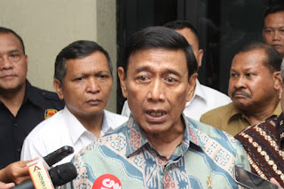 Apa Sebab Pengadilan PBB Keluarkan Surat Penangkapan terhadap Wiranto Tahun 2004? Apa Sebab Pengadilan PBB Keluarkan Surat Penangkapan terhadap Wiranto Tahun 2004?