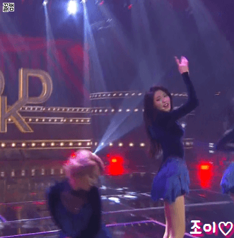 가요대축제 쩌는 설현, 밀리지않는 초아 ㄷㄷ.gif | 인스티즈