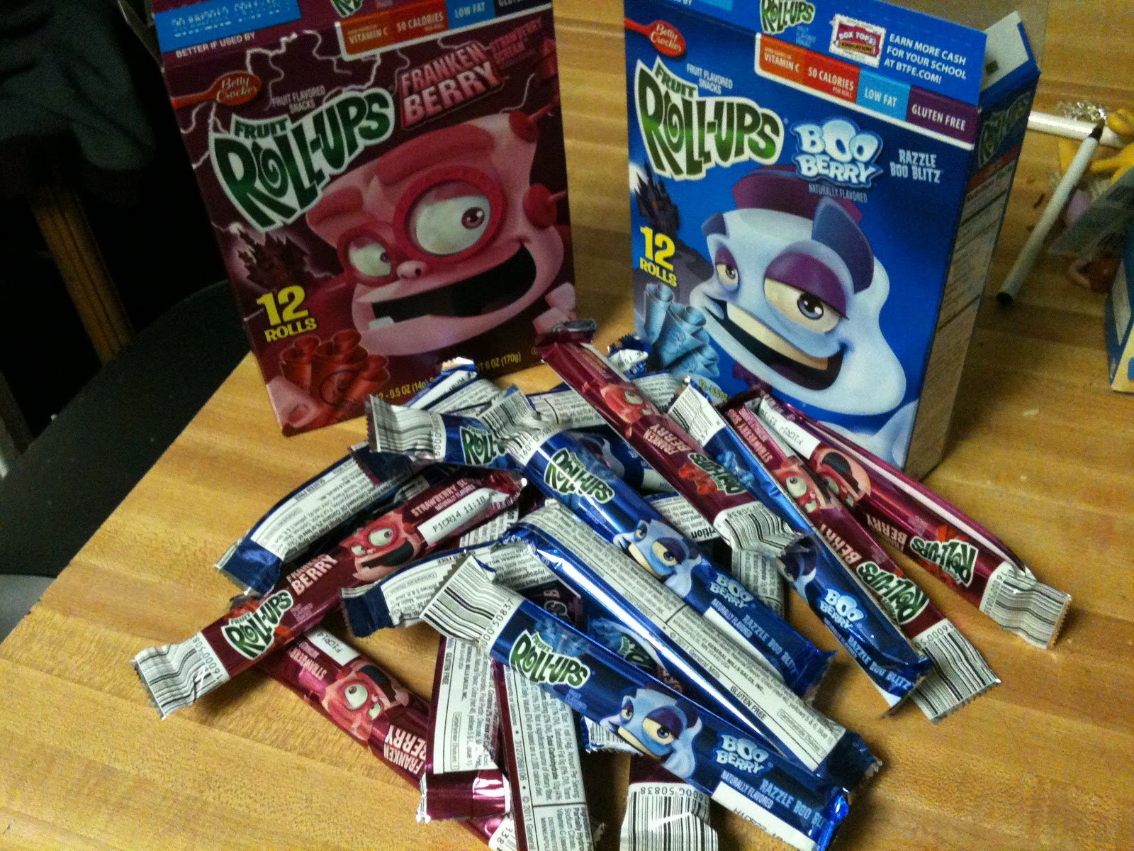 Sentient Vending Machine Halloweener 5 Boo Berry and Frankenberry