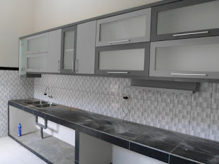 furniture semarang - kitchen set minimalis pintu kaca engsel hidrolis 06