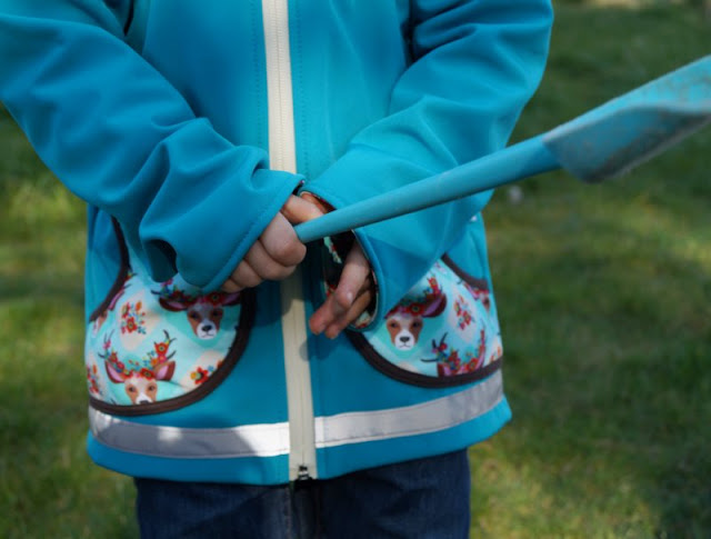 Ein Kindergeburtstag in kunterbunten Babauba-Jacken (+ Verlosung) Kindermode Kinderkleidung Label Kapuzenjacke Hoodie Softshelljacke bunt knallig farbenfroh Mädchen Junge Gewinnspiel Gutschein Ein Kindergeburtstag in kunterbunten Babauba-Jacken (+ Verlosung) Kindermode Kinderkleidung Label Kapuzenjacke Hoodie Softshelljacke bunt knallig farbenfroh Mädchen Junge Gewinnspiel Gutschein