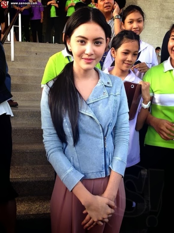 ใหม่ ดาวิกา