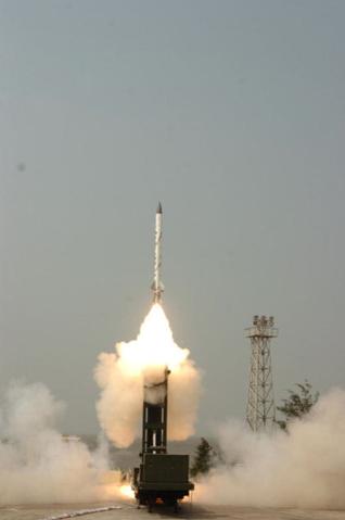 Resultado de imagen de Interceptor Indio destruye misil balístico de prueba