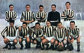The Juventus team of 1940-41: Rava is second from the left in the back row alongside Alfredo Foni, to his left