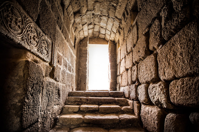 Entrada al Aljibe de la Alcazaba de Mérida :: Canon EOS5D MkIII | ISO800 | Canon 17-40@17mm | f/4.0 | 1/60s Entrada al Aljibe de la Alcazaba de Mérida :: Canon EOS5D MkIII | ISO800 | Canon 17-40@17mm | f/4.0 | 1/60s