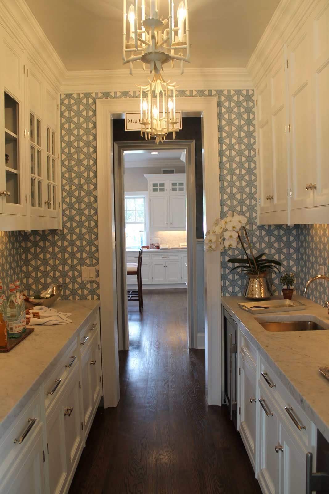 Chinoiserie Chic The Blue and White Chinoiserie Kitchen