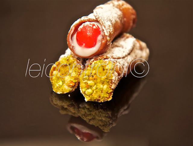 lei: cannoli siciliani