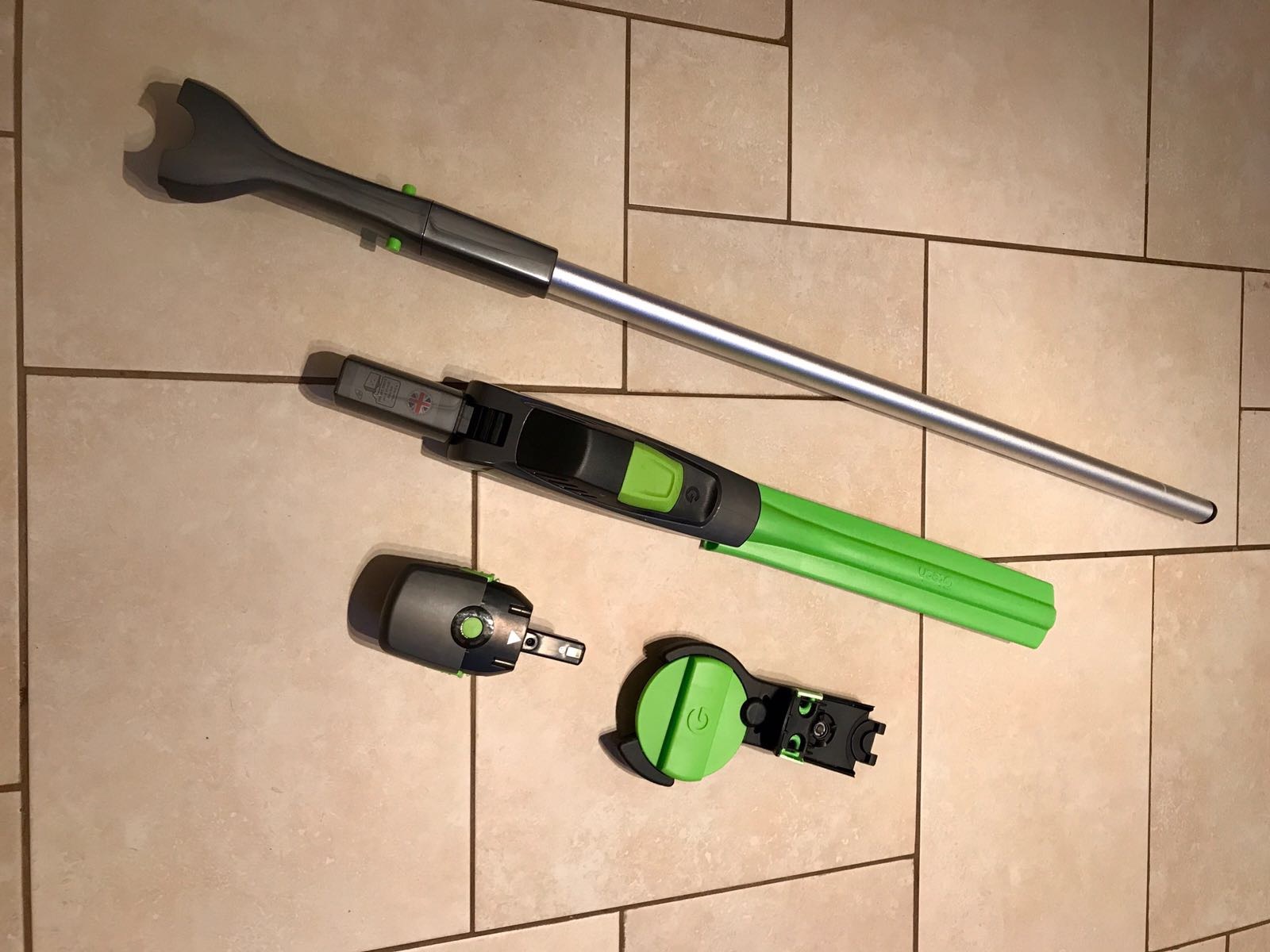 Mrs Bakes and Banter Mr B Reviews the GTech HT20 Cordless