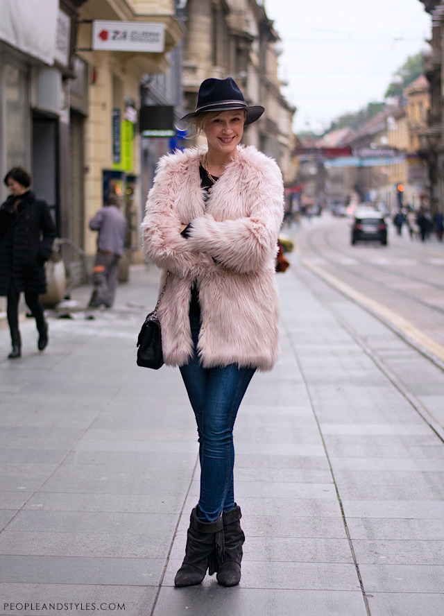 How to style pink faux fur coat and fringed boots Isabel marant for HM, photo by PEOPLEANDSTYLES.COM