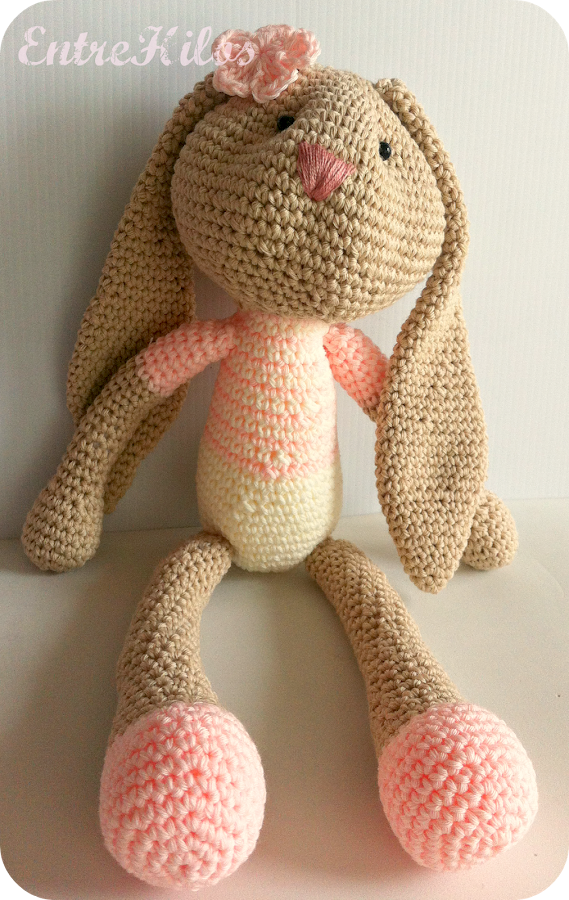 conejito amigurumi