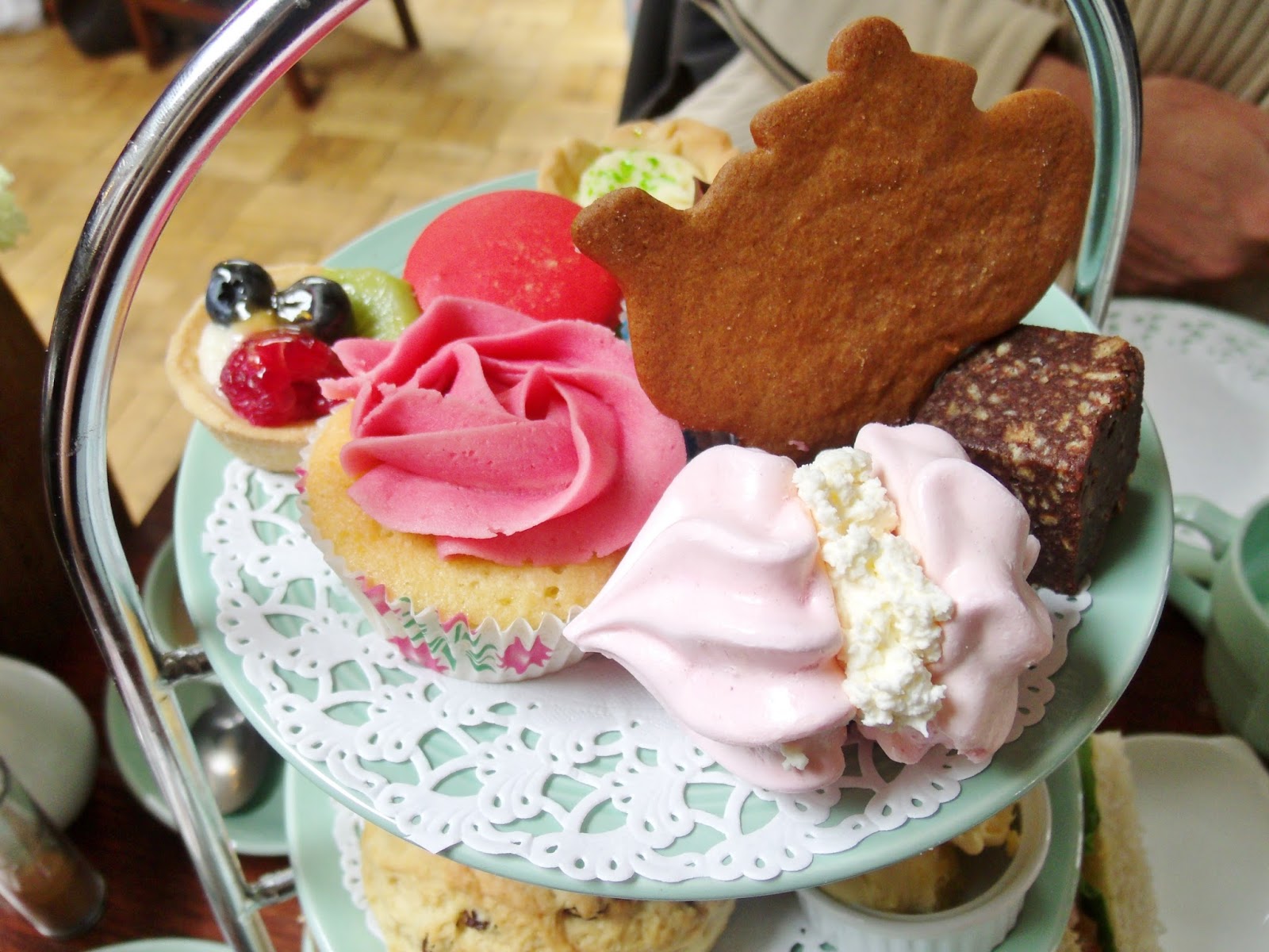 Review Afternoon Tea at The Fourteas, Stratford Upon Avon ♥ Victoria's Vintage Blog
