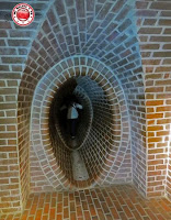 Caminar por túneles a oscuras, Museo de la Insurrección de Varsovia