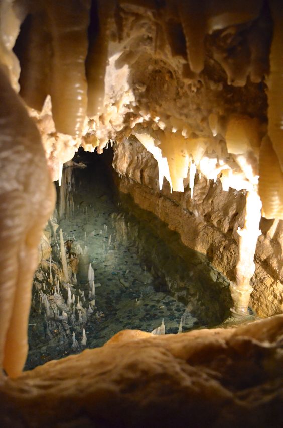 Crystal Lake Cave, Iowa, USA