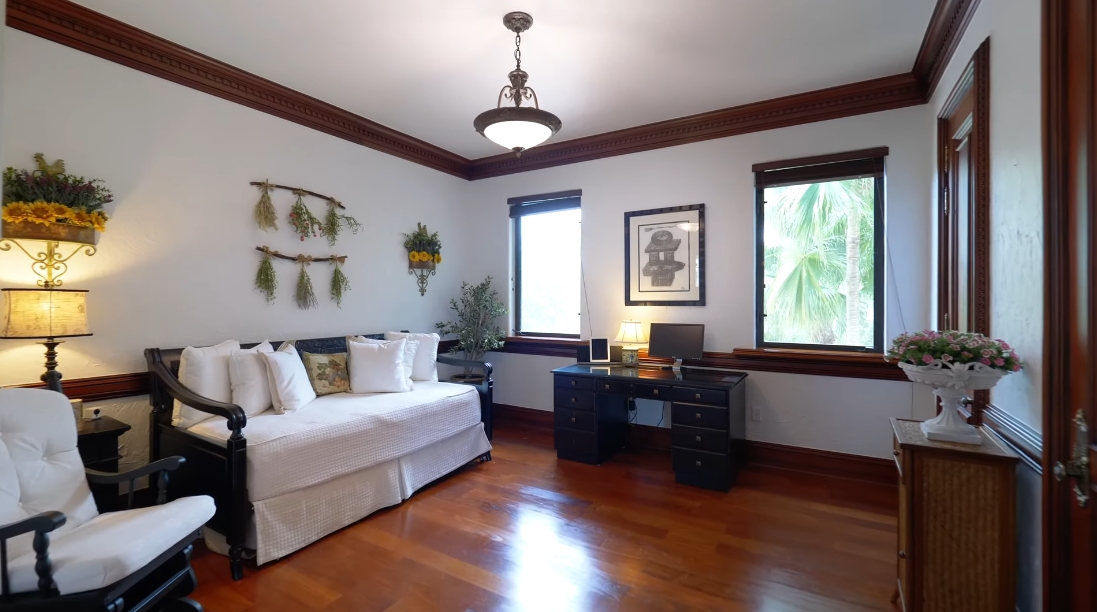 35 Interior Design Photos vs. 10401 SW 64 Ave, Pinecrest, FL Luxury Home Tour