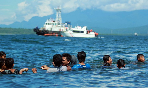 Saat Kapal Tenggelam di Selat Bali, Pekik Takbir Menggema Di Tengah Lautan