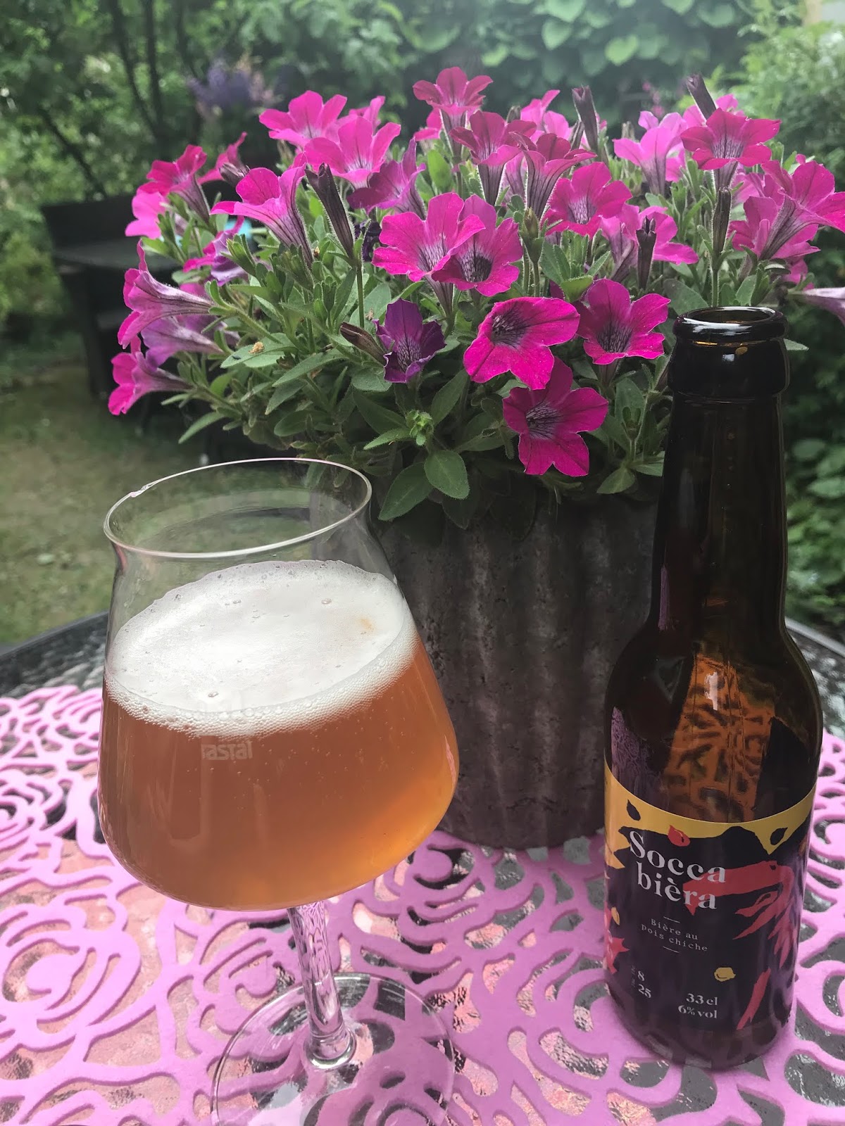 iso märkä musta peput