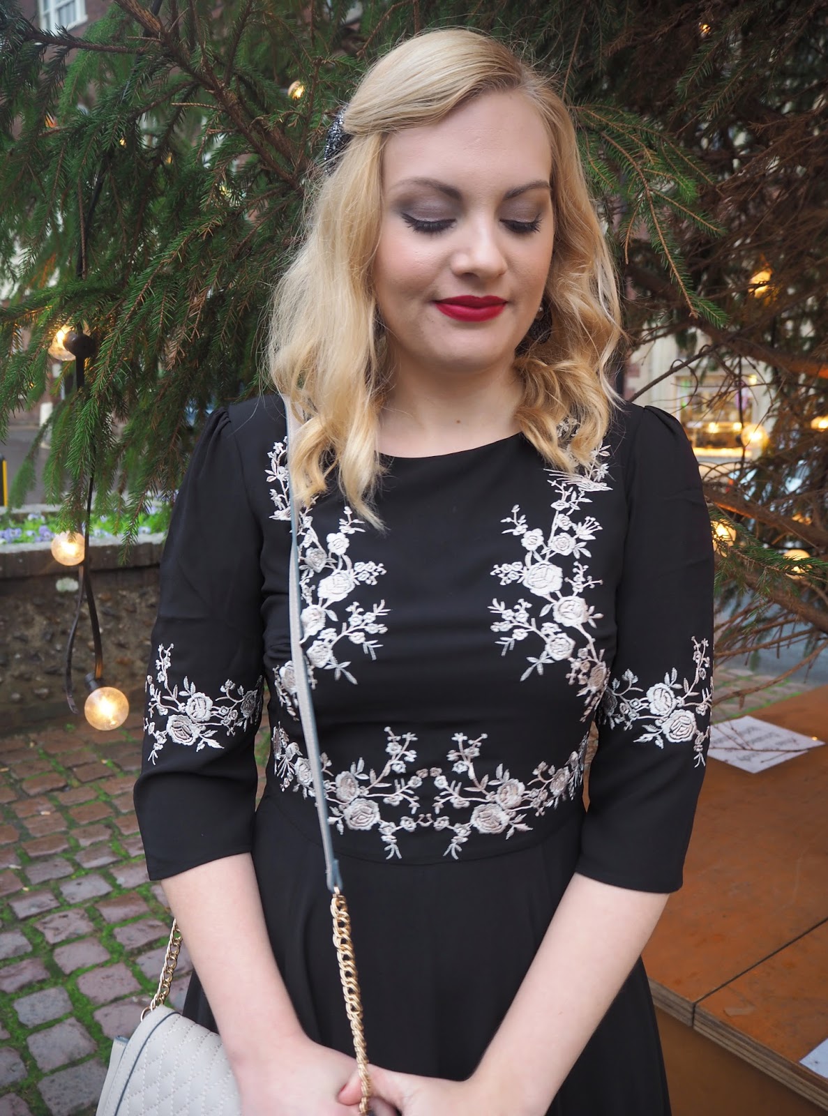 New Years Eve Outfit Ideas, Party Season, Outfit Ideas, Katie Kirk Loves, New Years Eve, Oasis Fashion, Fashion Blogger, UK Fashion Blogger, Outfit Of The Day, Style Blogger, Outfit Photoshoot, UK Blogger, Party Dresses, Party Outfit Inspiration 