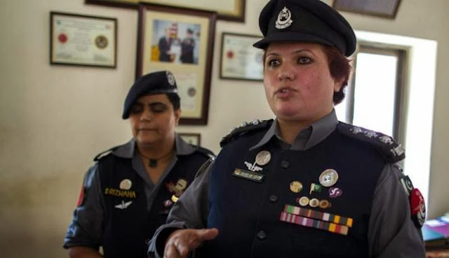 Kisah Perjuangan Wanita Pakistan Menjadi Polisi