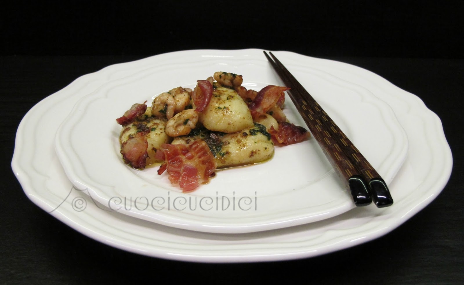 Cuocicucidici: gnocchi di patate ripieni di bisque di gamberi con ...