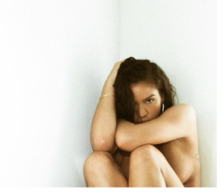 Singer, Cassie strips completely naked in saucy Instagram photos