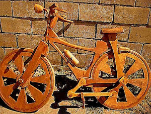 Bicis de madera rodando por Sanabria