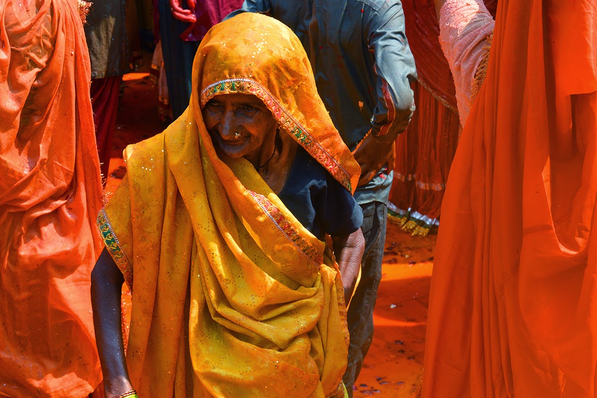 Dauji Temple Mathura Holi Huranga 2015 women men playing 