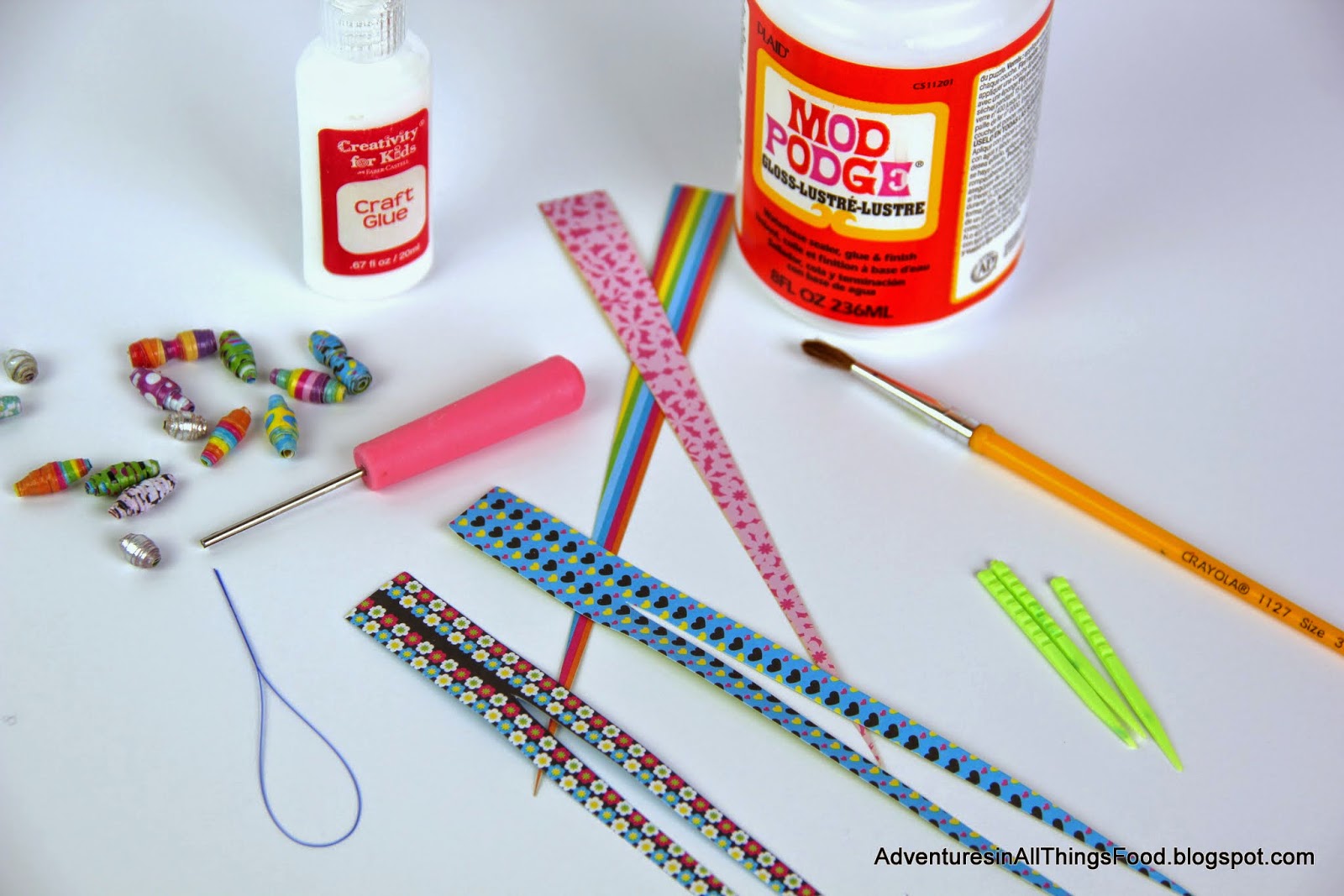 Two Ways to Glaze a Paper Bead - Paper Bead Rollers