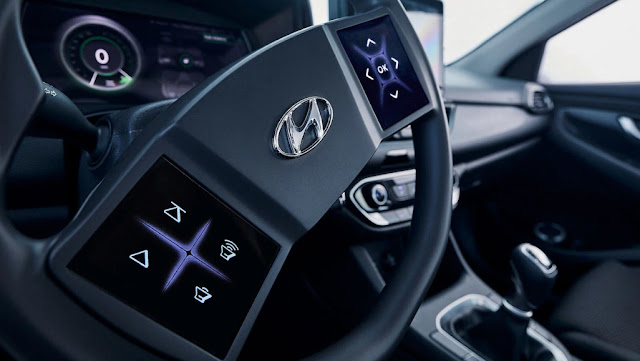 Сенсорные экраны на руле нового Hyundai 