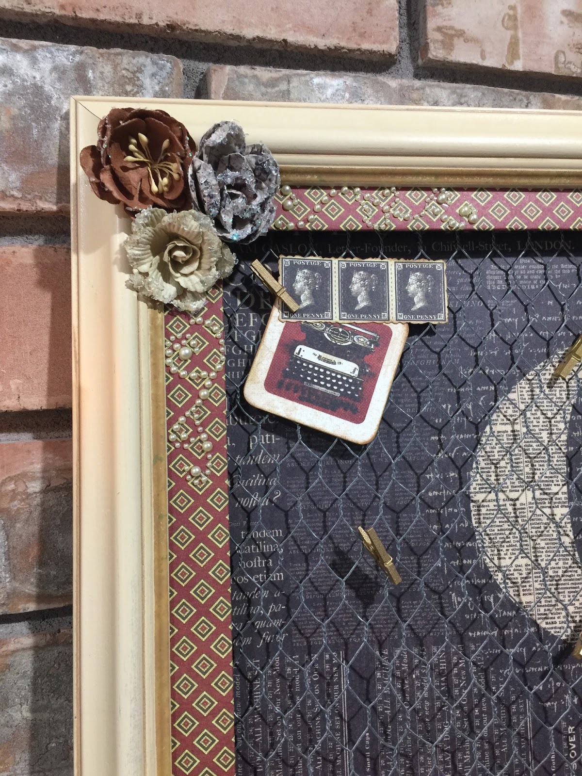 A Creative Operation: Chicken Wire Picture Display