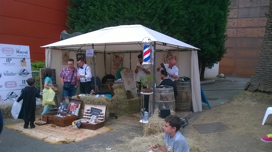 corte de pelo en metrópoli