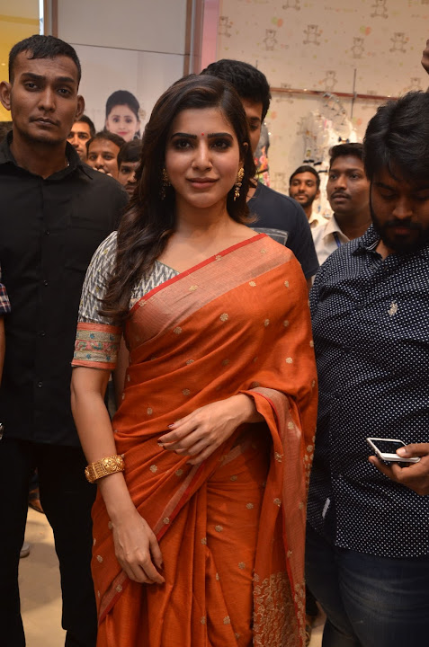 Samantha stills at South India Shopping mall launch