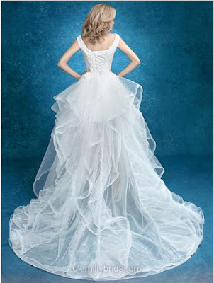 uk.millybridal.org/product/unique-a-line-v-neck-tulle-with-appliques-lace-asymmetrical-high-low-wedding-dresses-ukm00022859-20058.html?utm_source=minipost&utm_medium=2368&utm_campaign=blog