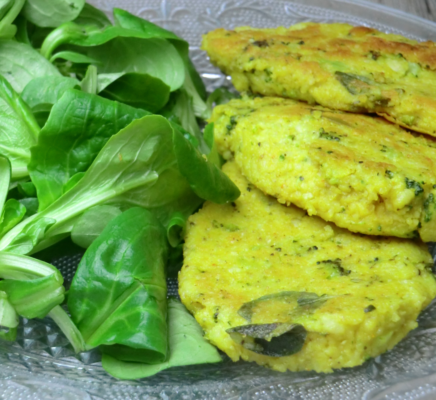 Galettes de millet au brocoli et au curcuma sans gluten et sans lactose